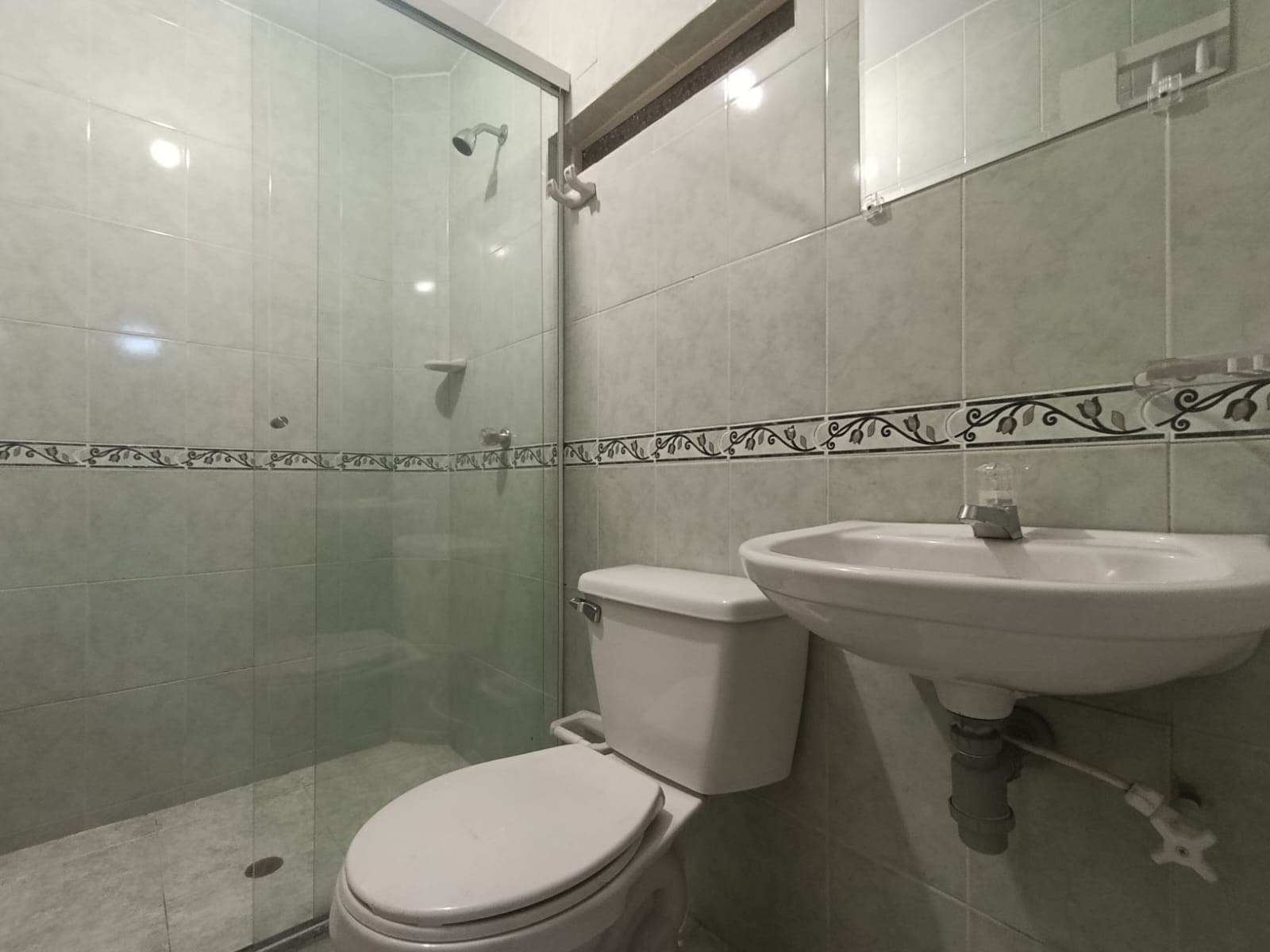 Casa Comercial en arriendo en Santa Fé, Guayabal, Medellín — foto 2 de 20