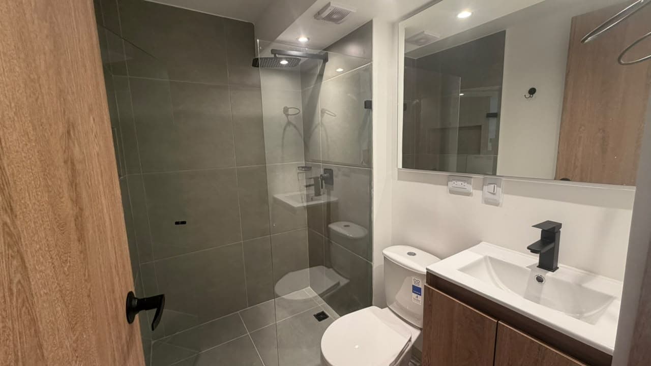 Apartamento en arriendo en Loma San José Sabaneta — foto 3 de 11