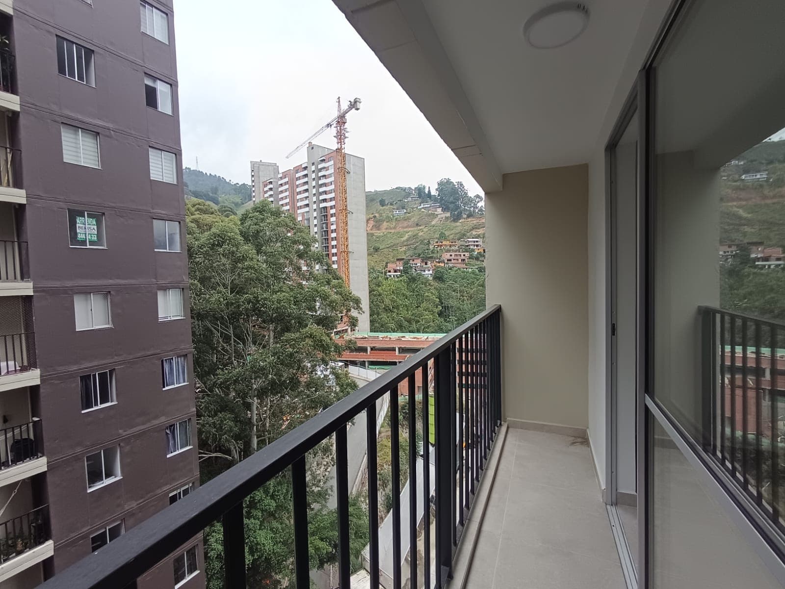 Apartamento en arriendo en Maria Auxiliadora, Sabaneta — foto 1 de 19