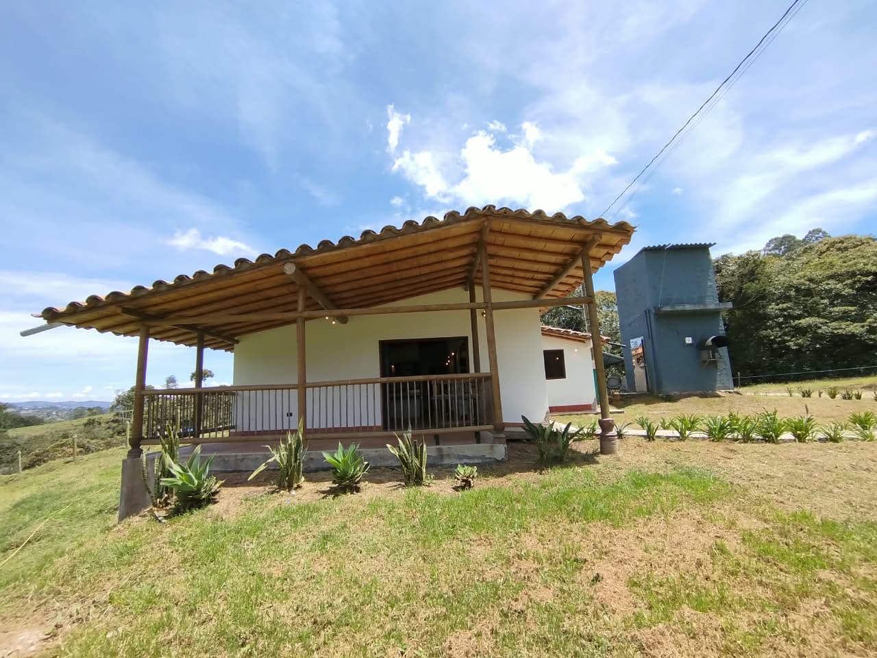 Casa Campestre en arriendo en La Ceja — foto 1 de 20