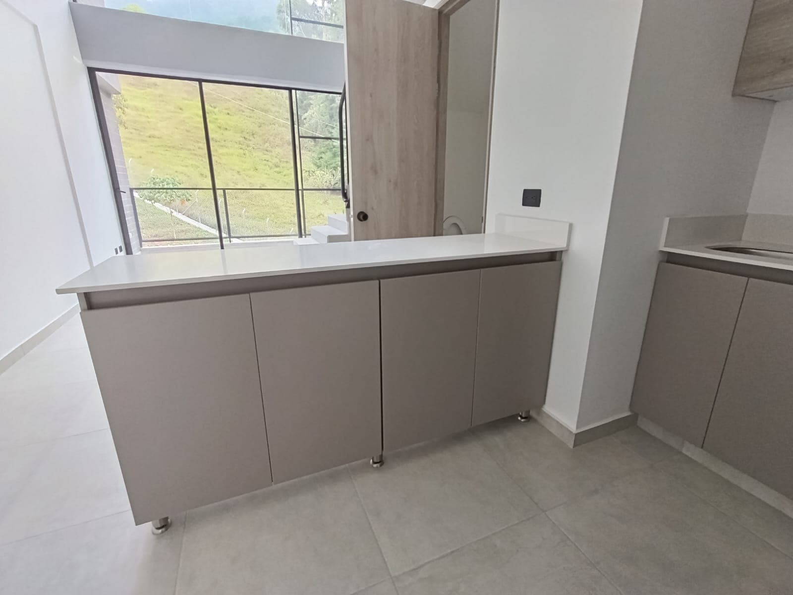 Apartaestudio en arriendo en Loma del Escobero Envigado — foto 3 de 16
