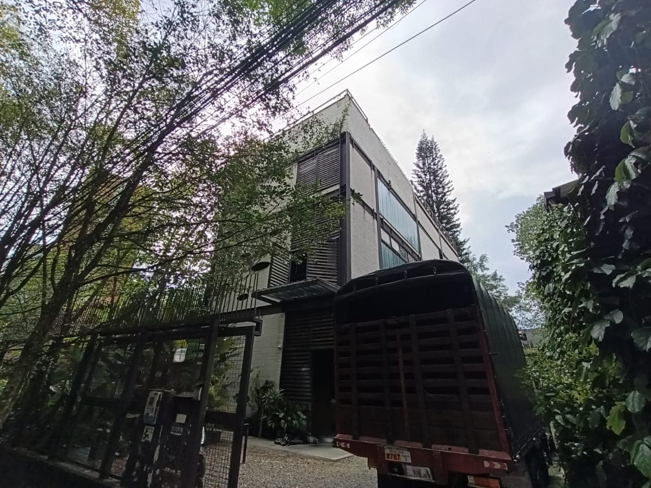Bodega en arriendo en Las Lomas, El Poblado, Medellín — foto 1 de 20