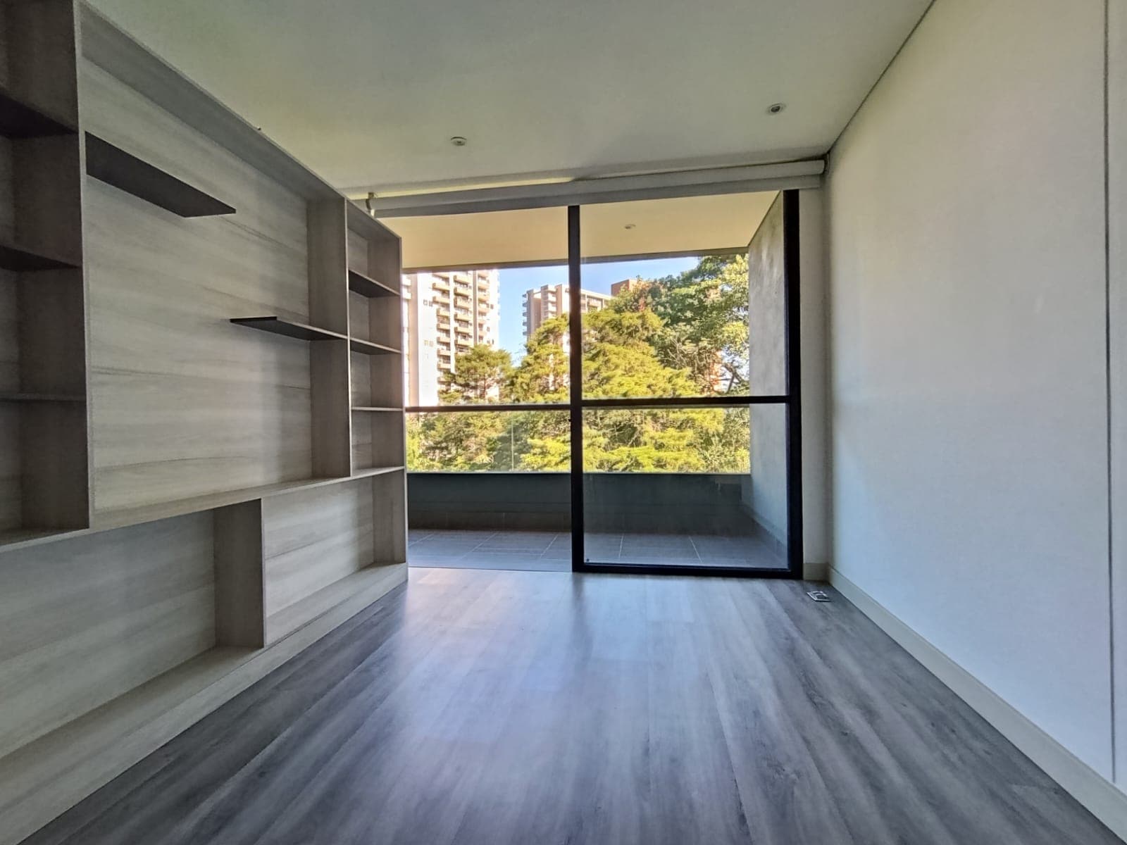 Apartaestudio en arriendo en Los Balsos, El Poblado, Medellín — foto 3 de 13