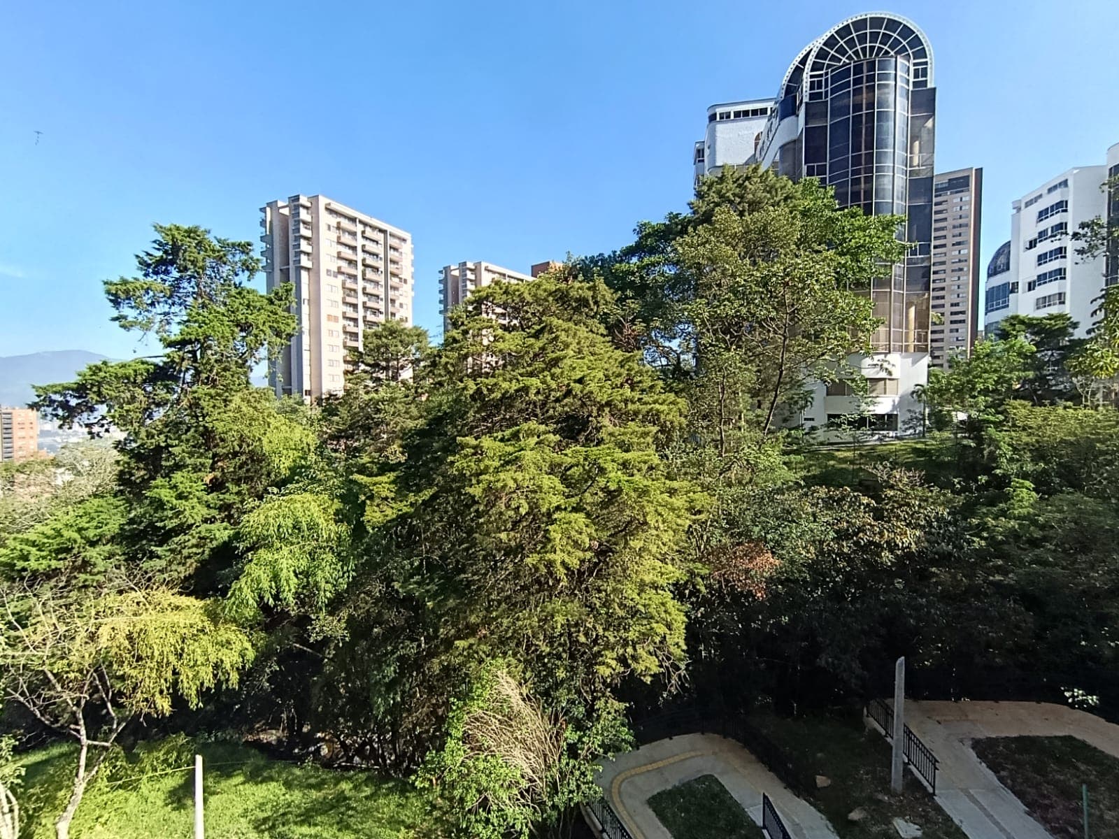 Apartaestudio en arriendo en Los Balsos, El Poblado, Medellín — foto 4 de 13
