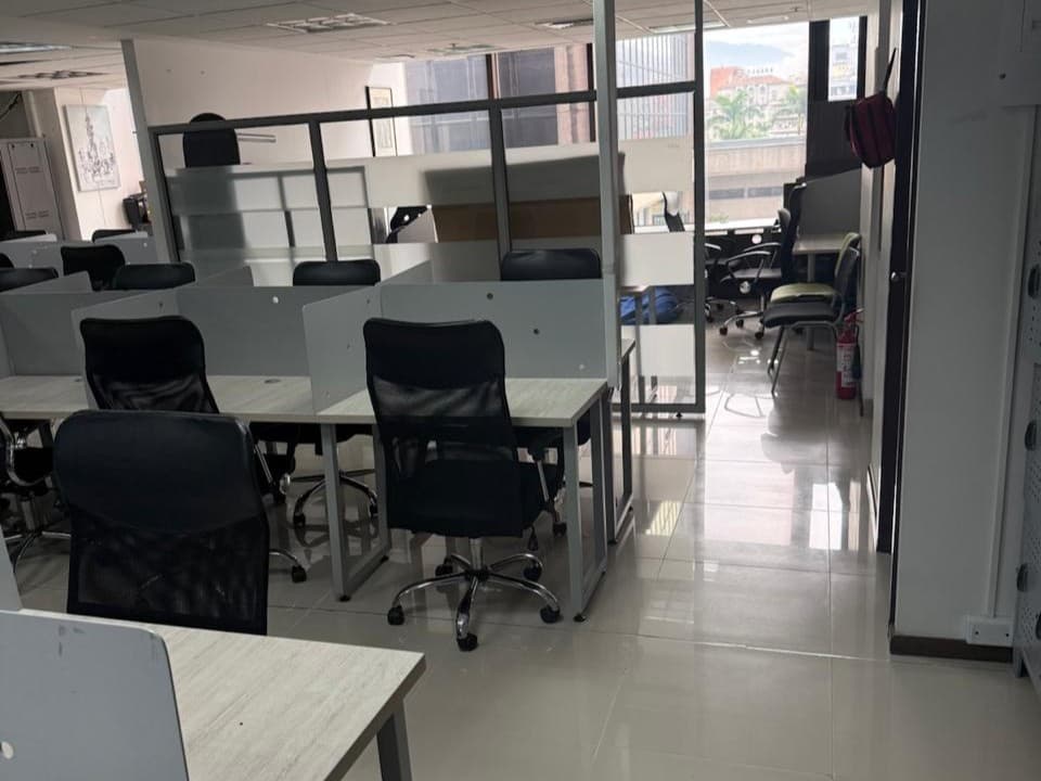 Oficina en arriendo en La Candelaria, Centro, Medellín — foto 3 de 12