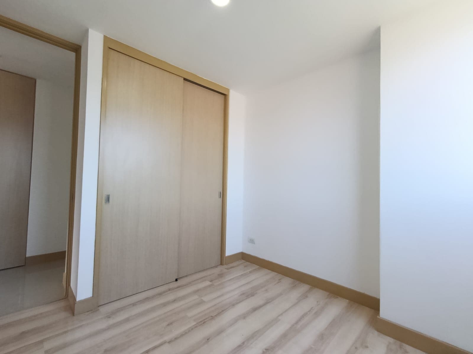 Apartamento en arriendo en Castropol, El Poblado, Medellín — foto 3 de 13