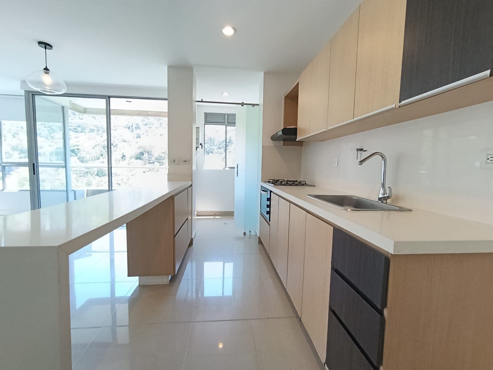 Apartamento en arriendo en Castropol, El Poblado, Medellín — foto 3 de 19