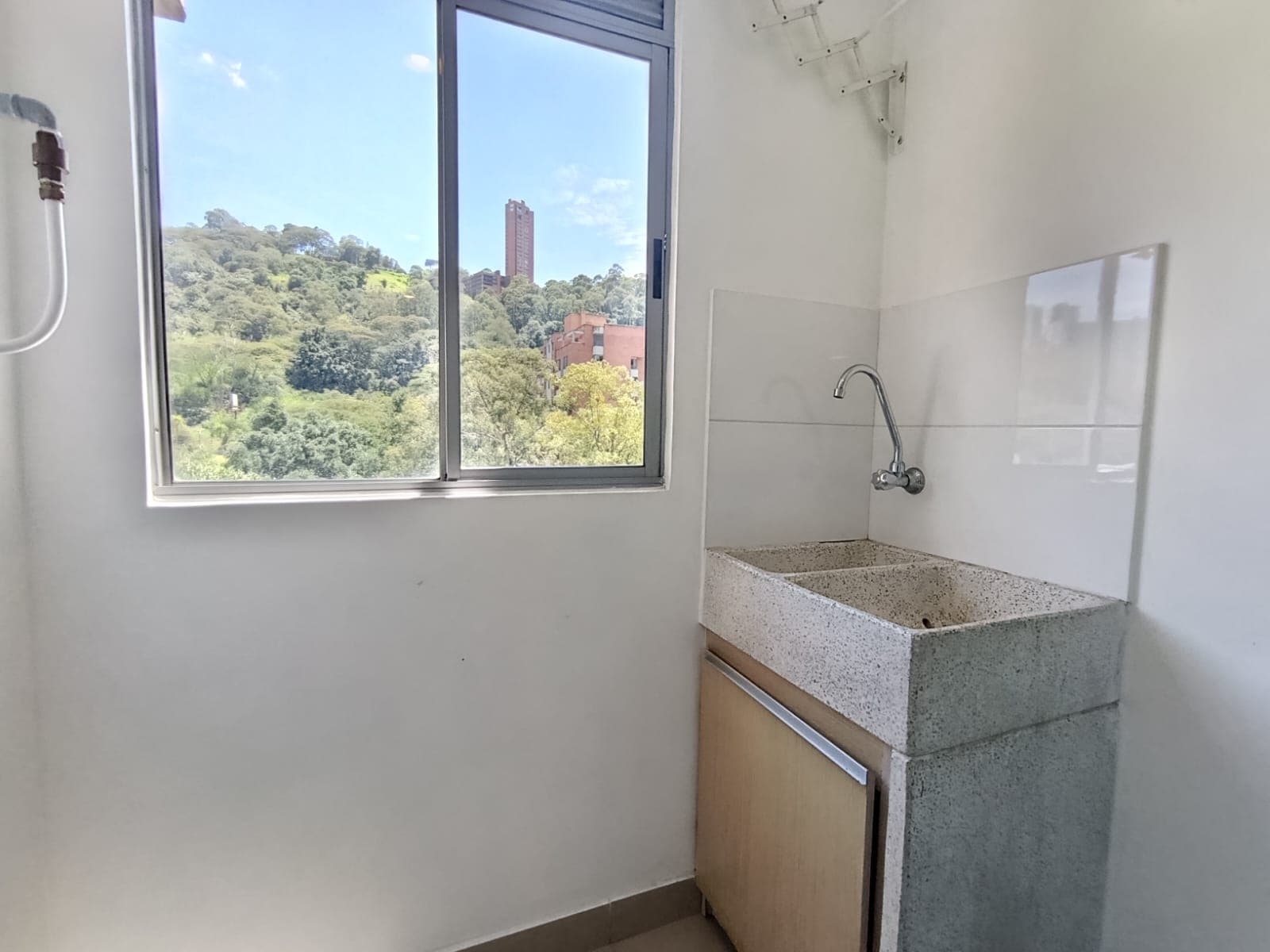 Apartamento en arriendo en Castropol, El Poblado, Medellín — foto 5 de 19