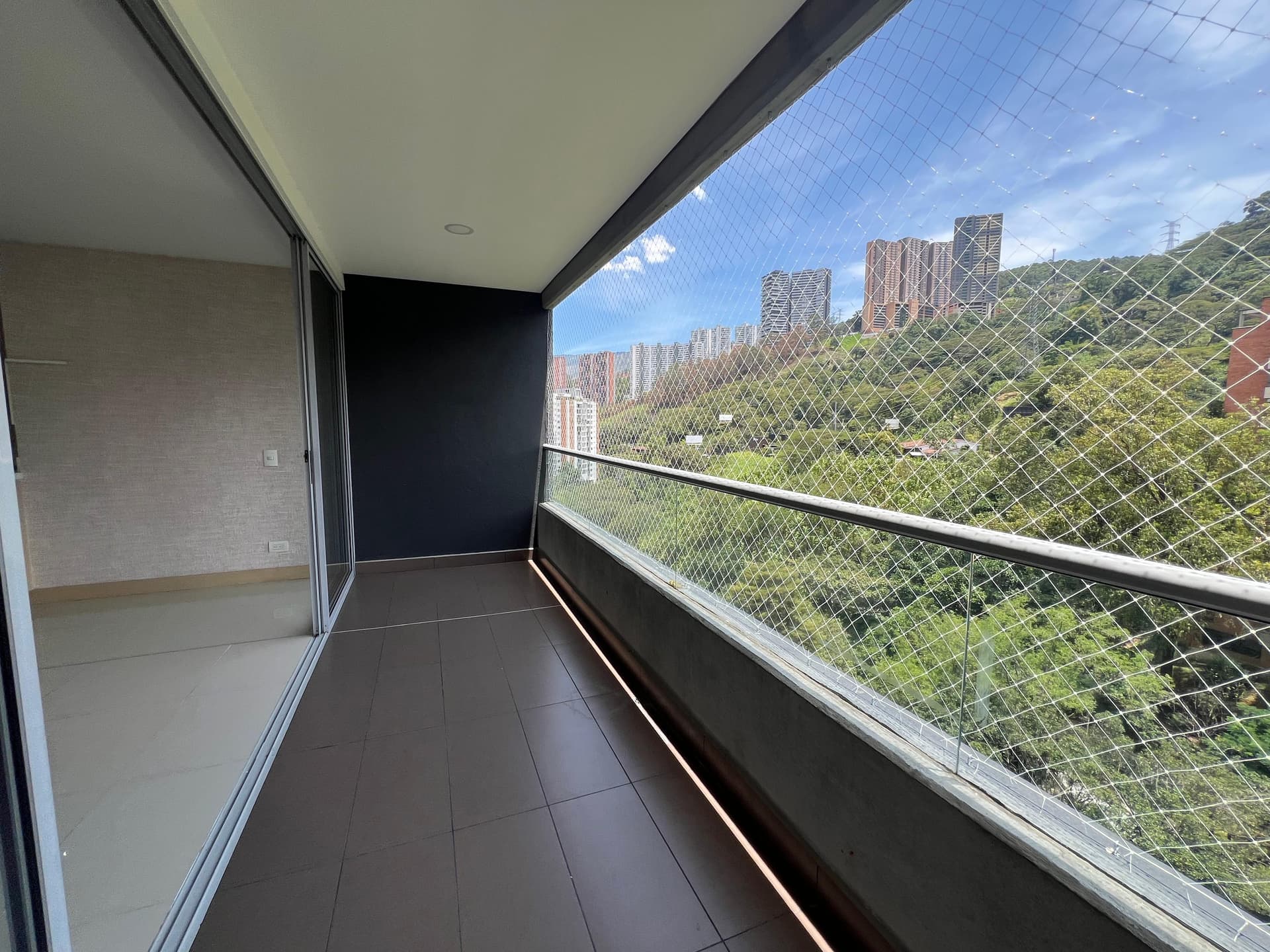 Apartamento en arriendo en Castropol, El Poblado, Medellín — foto 1 de 16