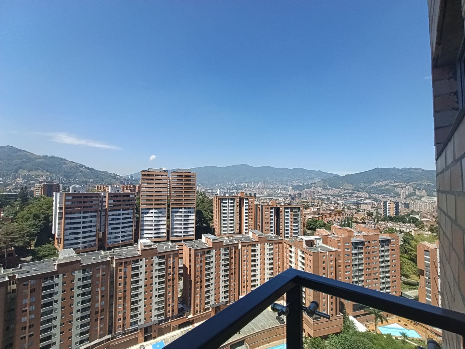 Apartamento en arriendo en Loma del Esmeraldal, Envigado — foto 1 de 20