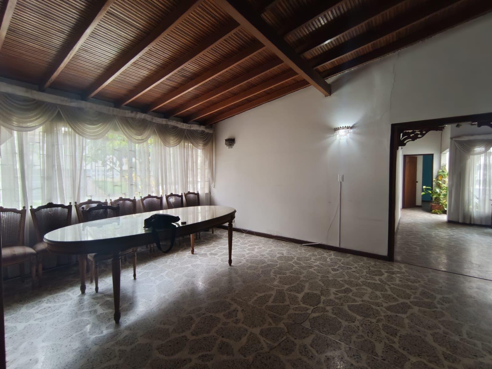 Casa Comercial en arriendo en El Nogal Los Almendros, Belen, Medellín — foto 3 de 18