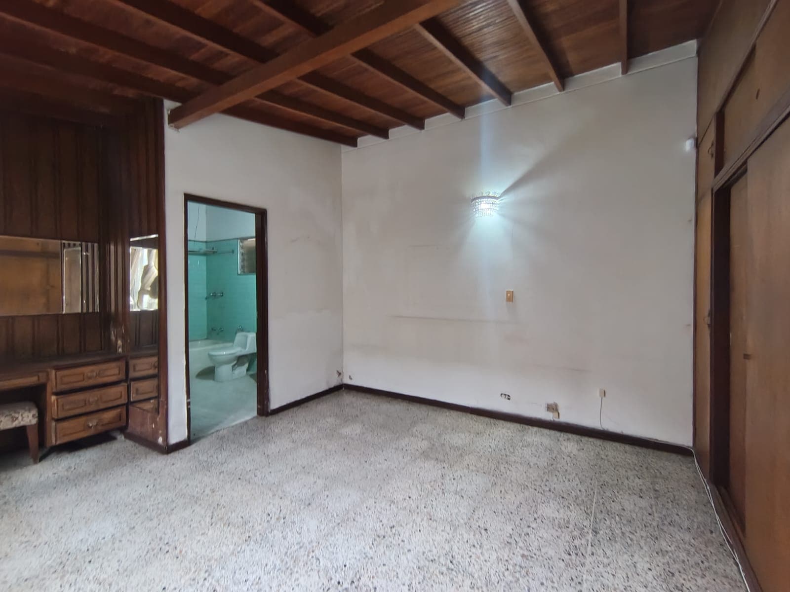Casa Comercial en arriendo en El Nogal Los Almendros, Belen, Medellín — foto 5 de 18