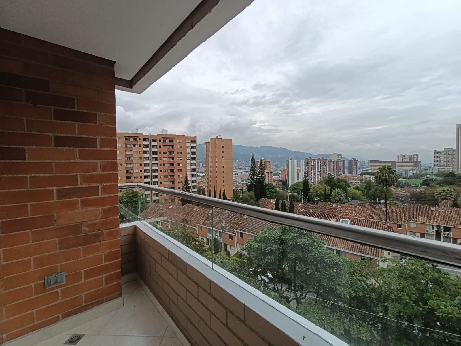 Apartamento en arriendo en Asdesillas Sabaneta — foto 1 de 19