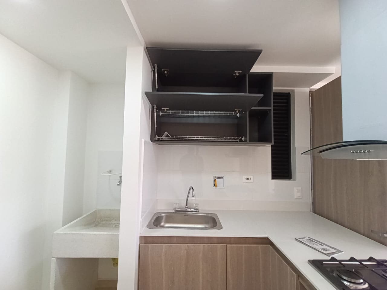 Apartamento en arriendo en Manchester, Bello — foto 3 de 12
