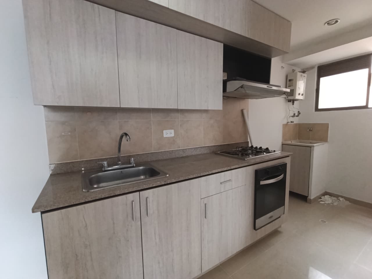 Apartamento en arriendo en Los Balsos, El Poblado, Medellín — foto 5 de 20