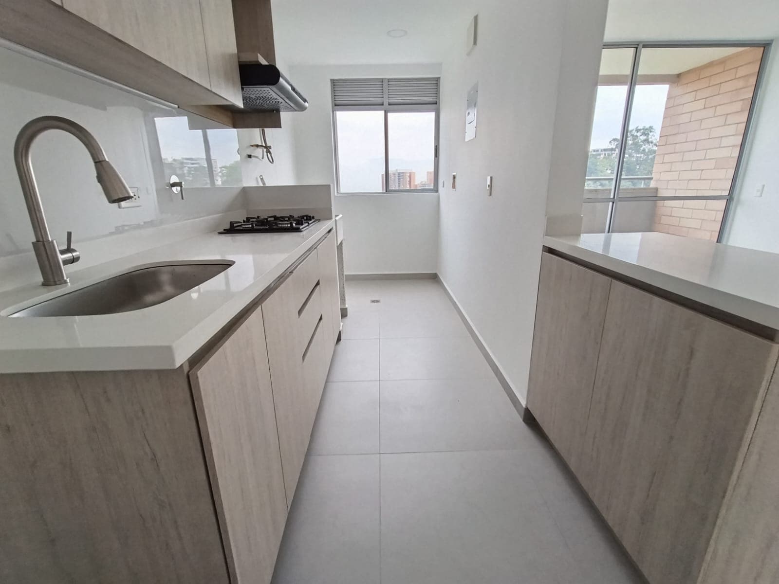 Apartamento en arriendo en El Chinguí, Envigado — foto 3 de 14