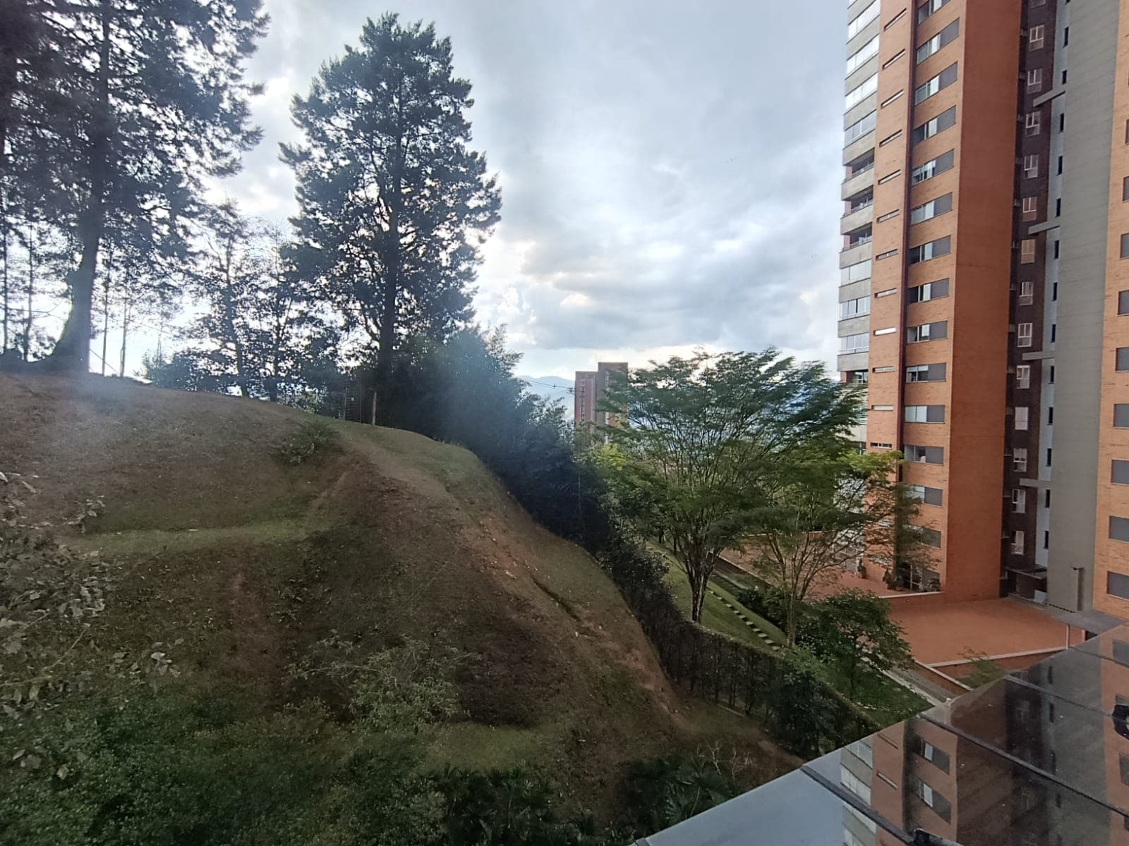 Apartamento en arriendo en La Calera, El Poblado, Medellín — foto 1 de 20