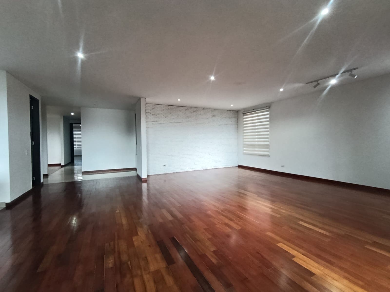 Apartamento en arriendo en La Calera, El Poblado, Medellín — foto 3 de 20