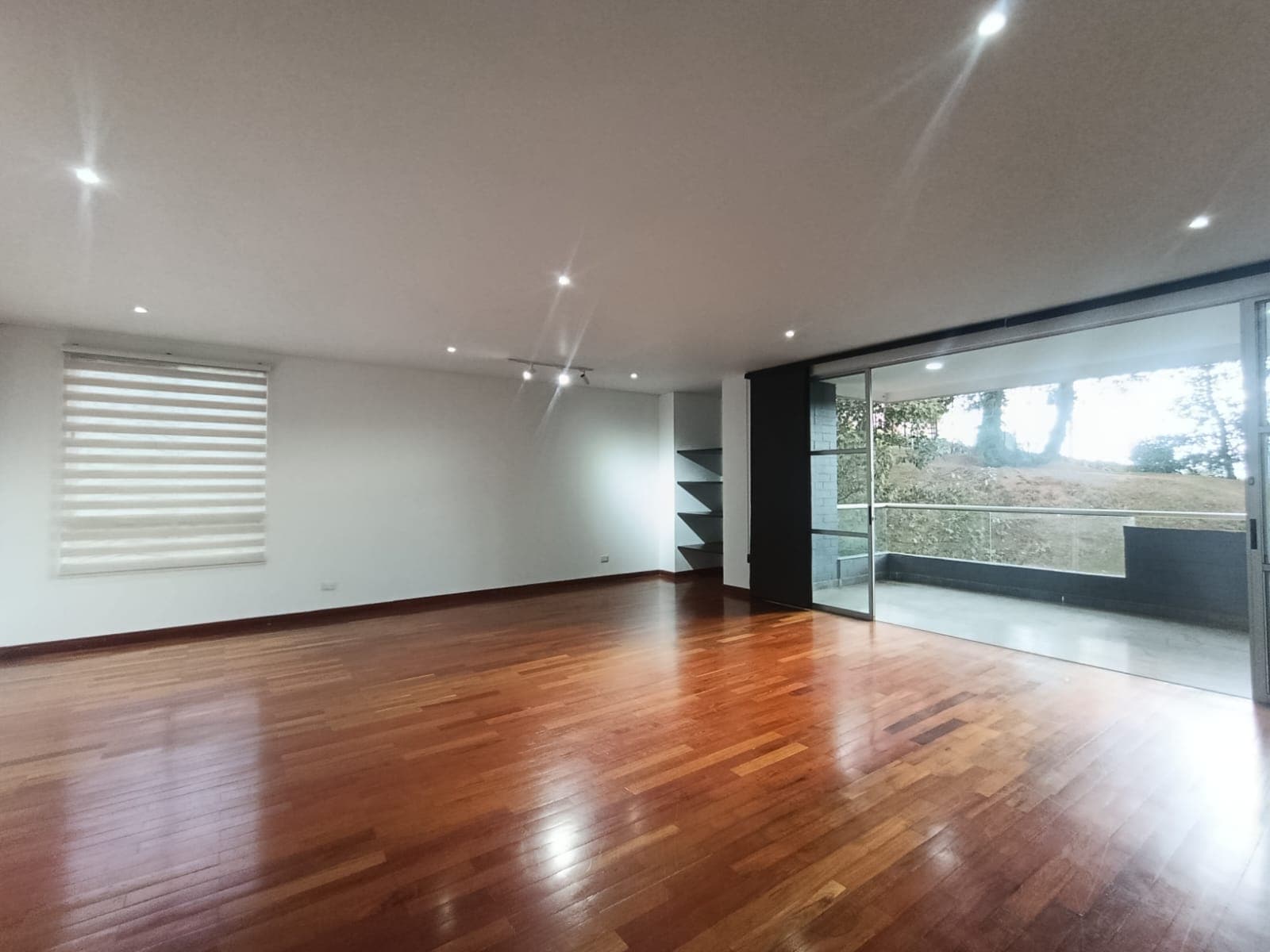 Apartamento en arriendo en La Calera, El Poblado, Medellín — foto 4 de 20