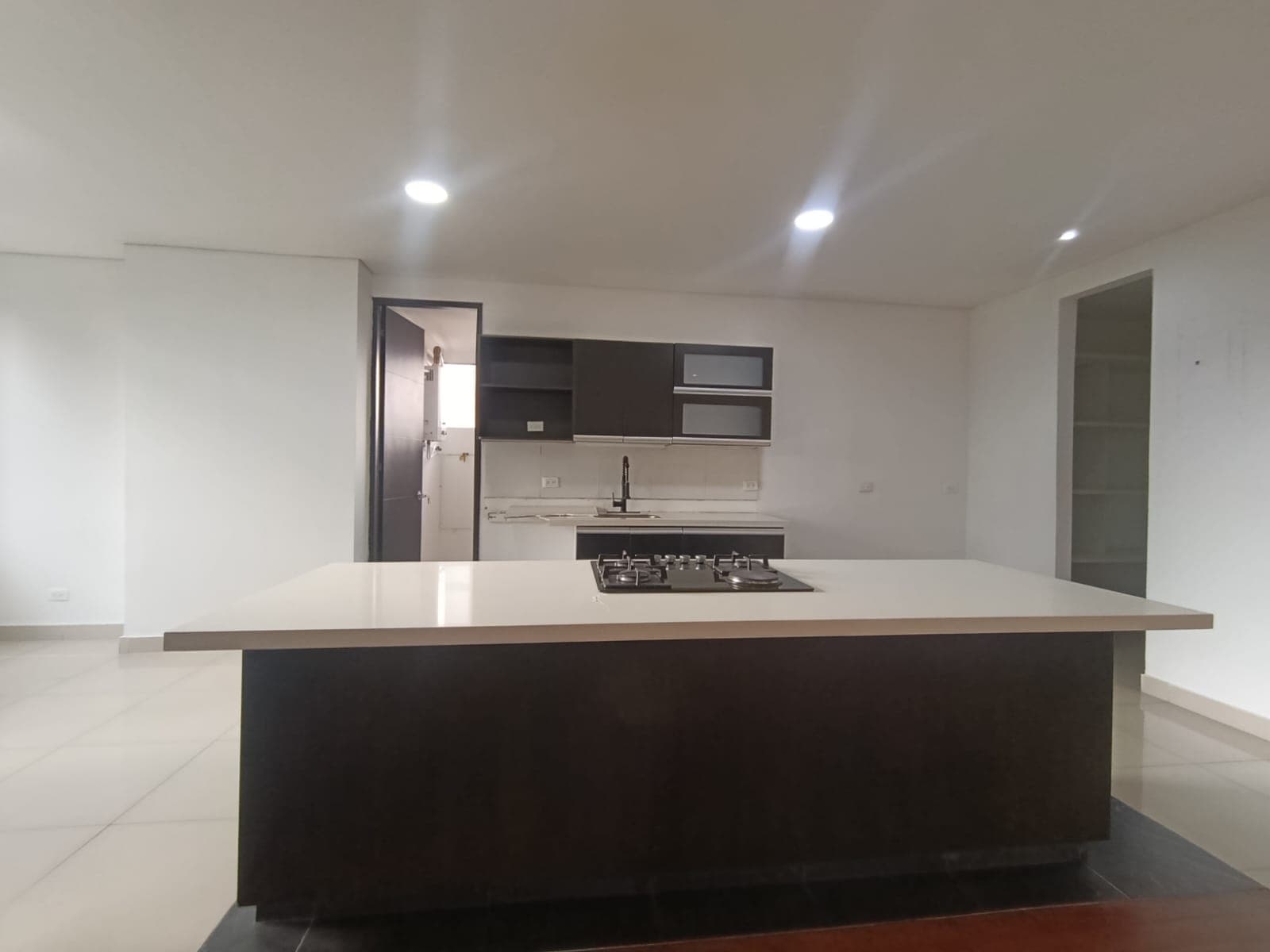 Apartamento en arriendo en La Calera, El Poblado, Medellín — foto 5 de 20