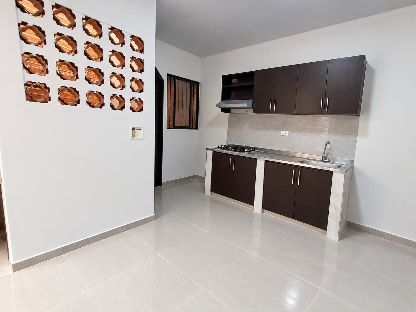 Apartamento en arriendo en La Castellana, Laureles, Medellín — foto 1 de 8