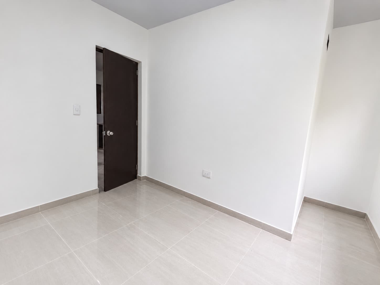 Apartamento en arriendo en La Castellana, Laureles, Medellín — foto 5 de 8