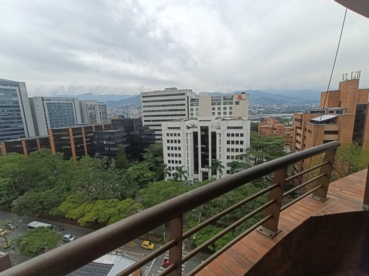Oficina en arriendo en Milla de Oro, El Poblado, Medellín — foto 4 de 12