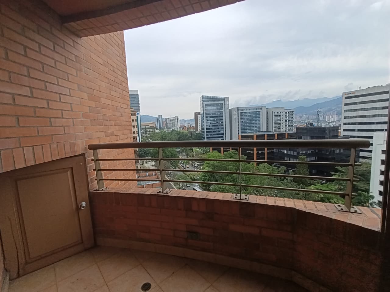 Oficina en arriendo en Milla de Oro, El Poblado, Medellín — foto 5 de 12