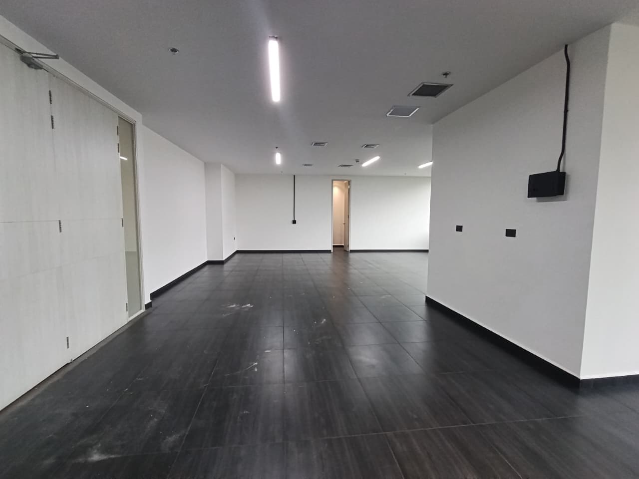 Oficina en arriendo en Los Balsos, El Poblado, Medellín — foto 5 de 14