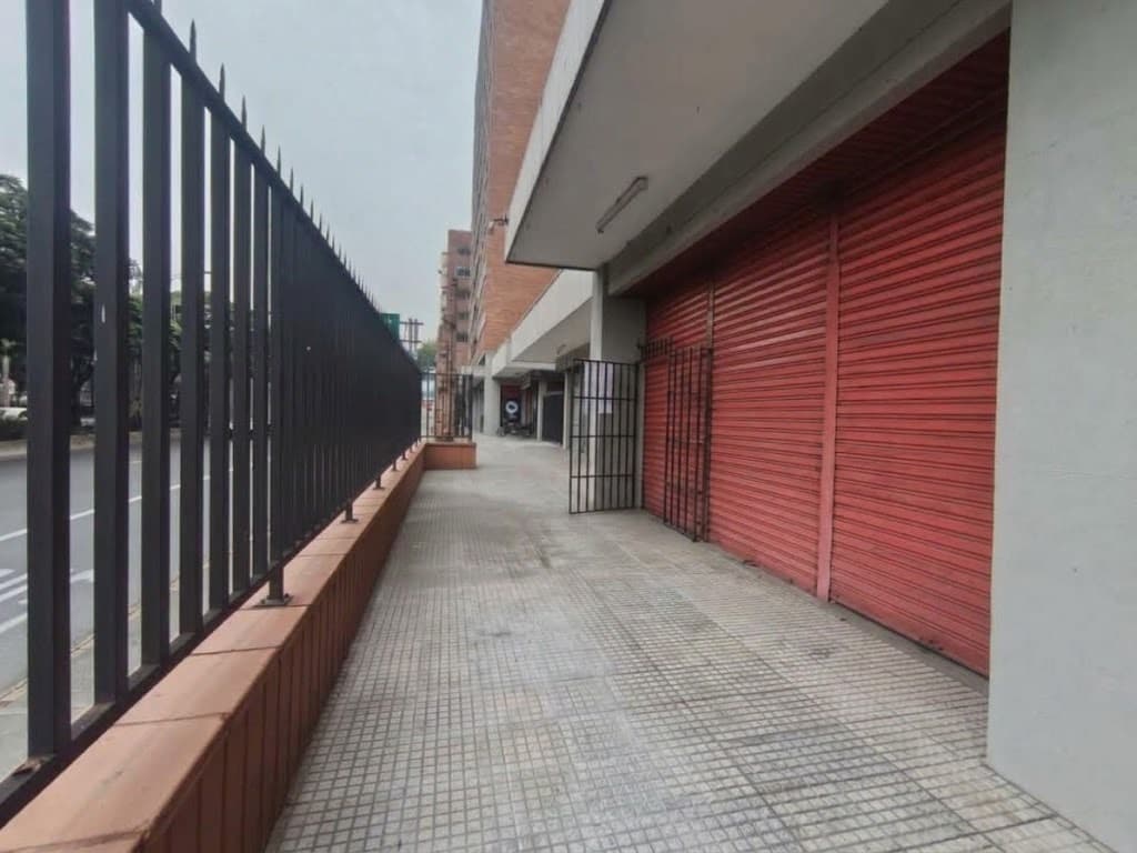 Local en arriendo en Estadio, Laureles, Medellín — foto 1 de 8