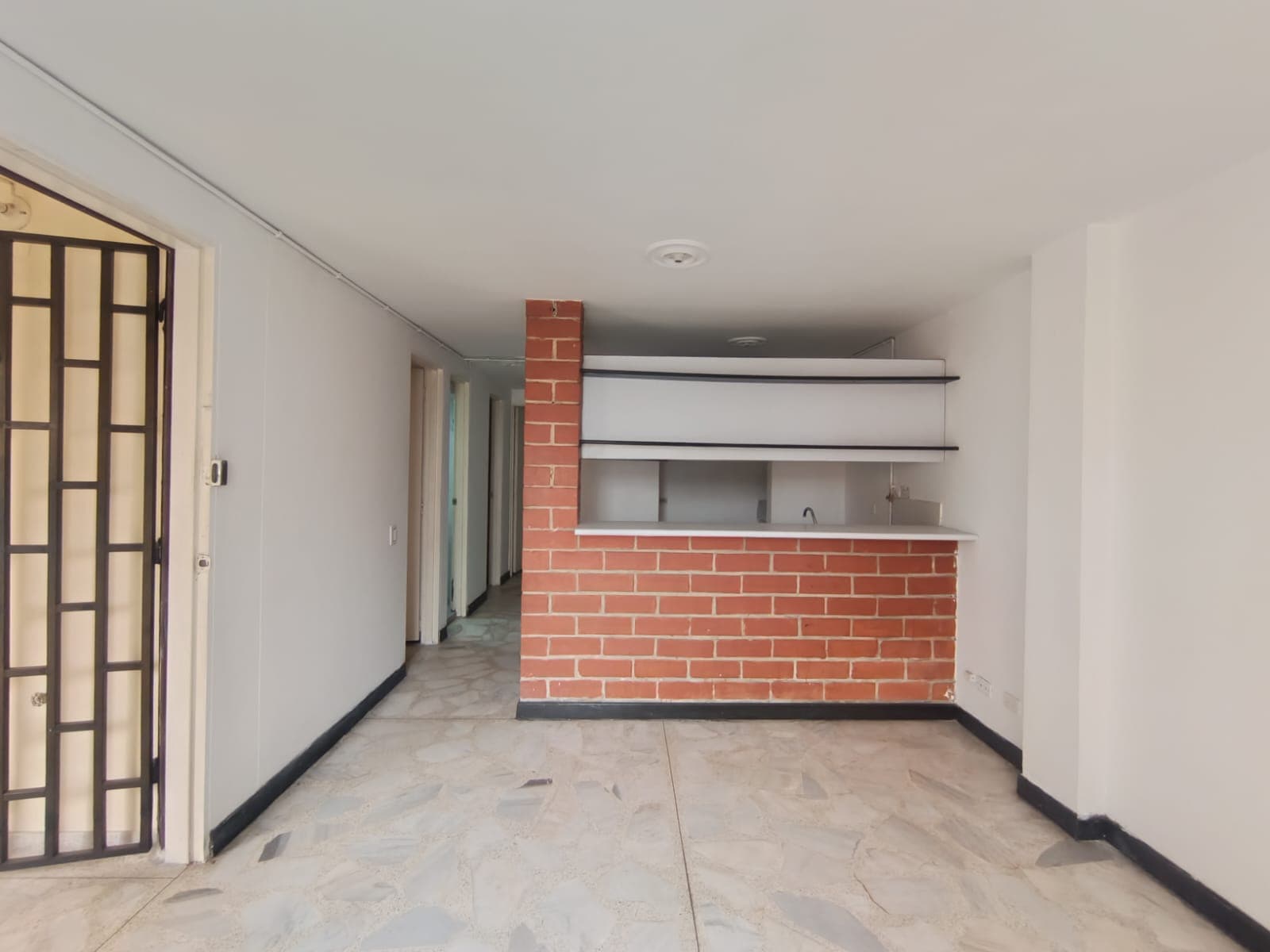 Apartamento en arriendo en Estadio, Laureles, Medellín — foto 2 de 14