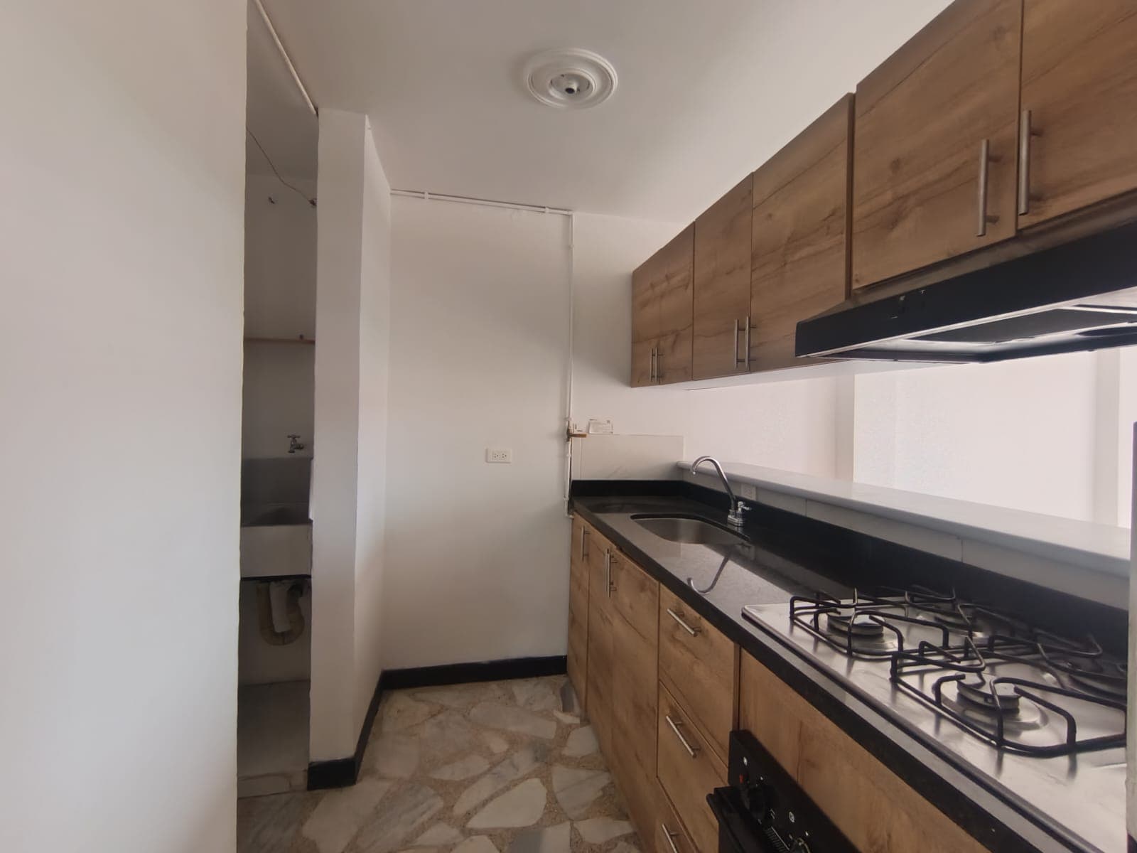 Apartamento en arriendo en Estadio, Laureles, Medellín — foto 3 de 14