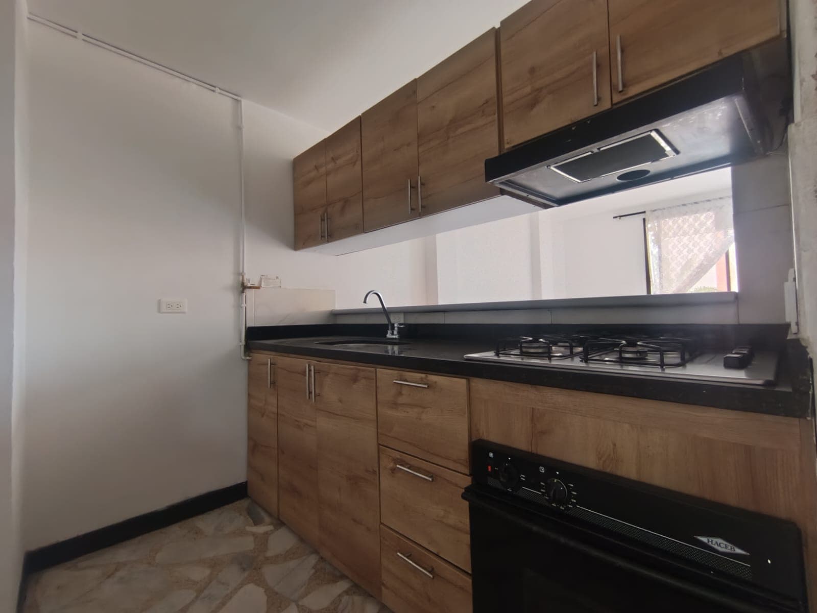 Apartamento en arriendo en Estadio, Laureles, Medellín — foto 4 de 14