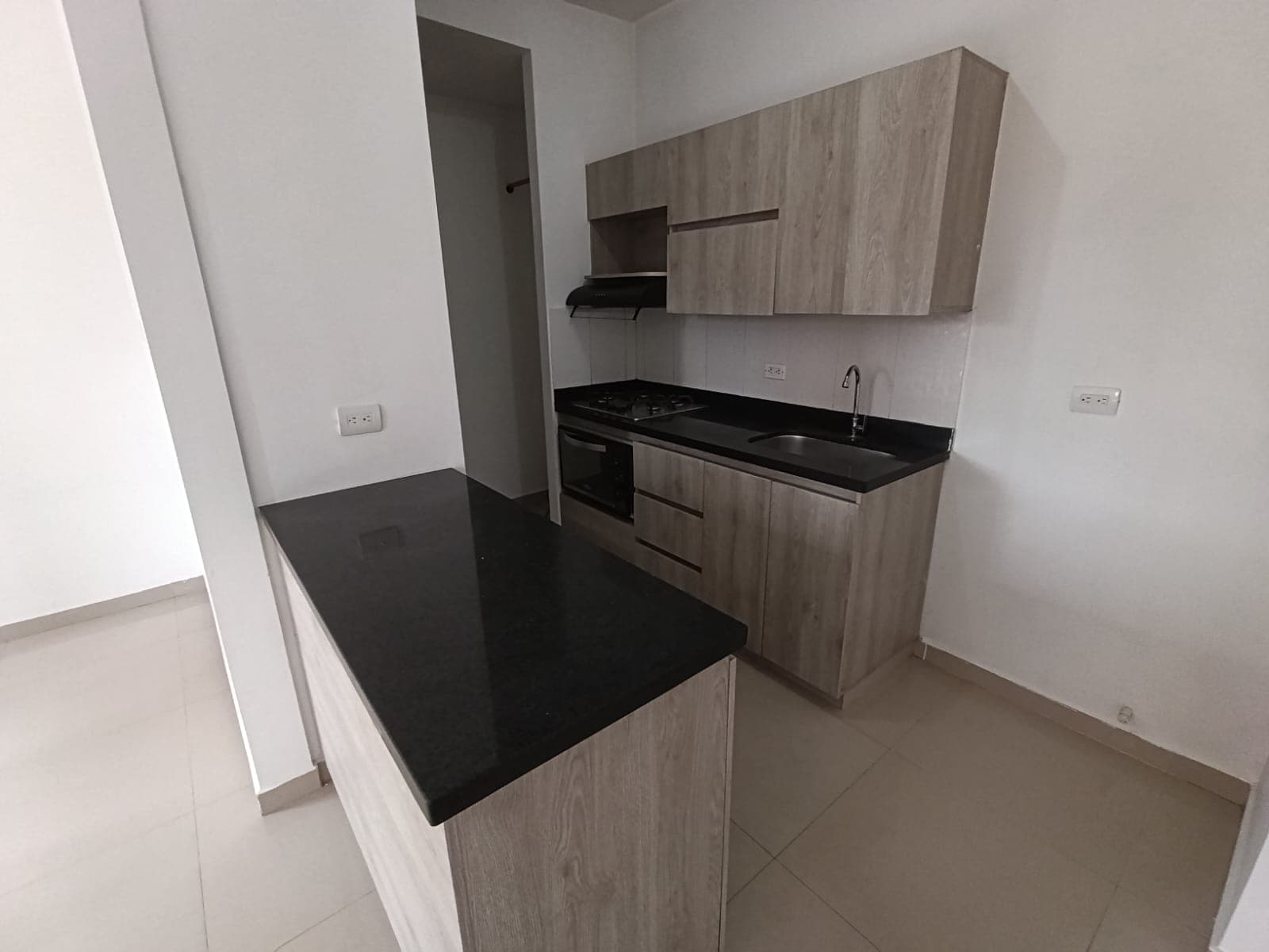 Apartamento en arriendo en Santa Ana Bello — foto 1 de 18