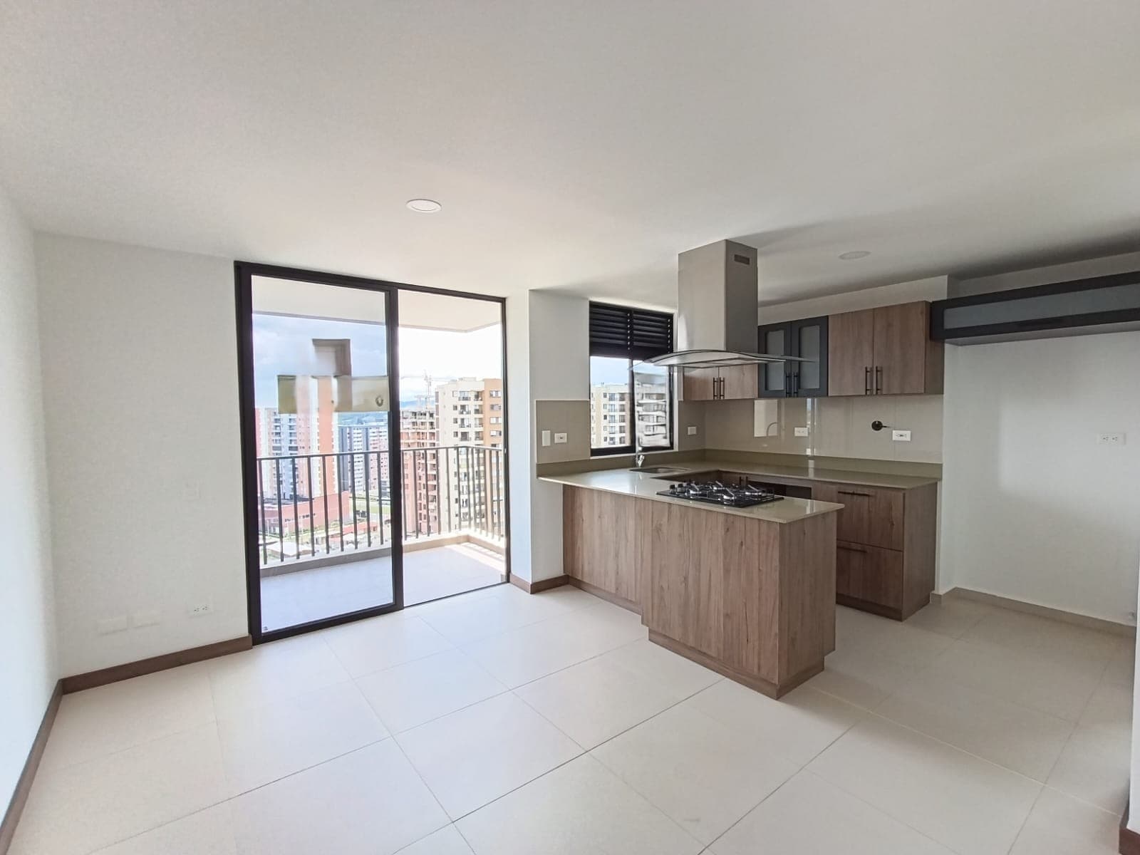 Apartamento en arriendo en San Antonio de Pereira, Rionegro — foto 1 de 12
