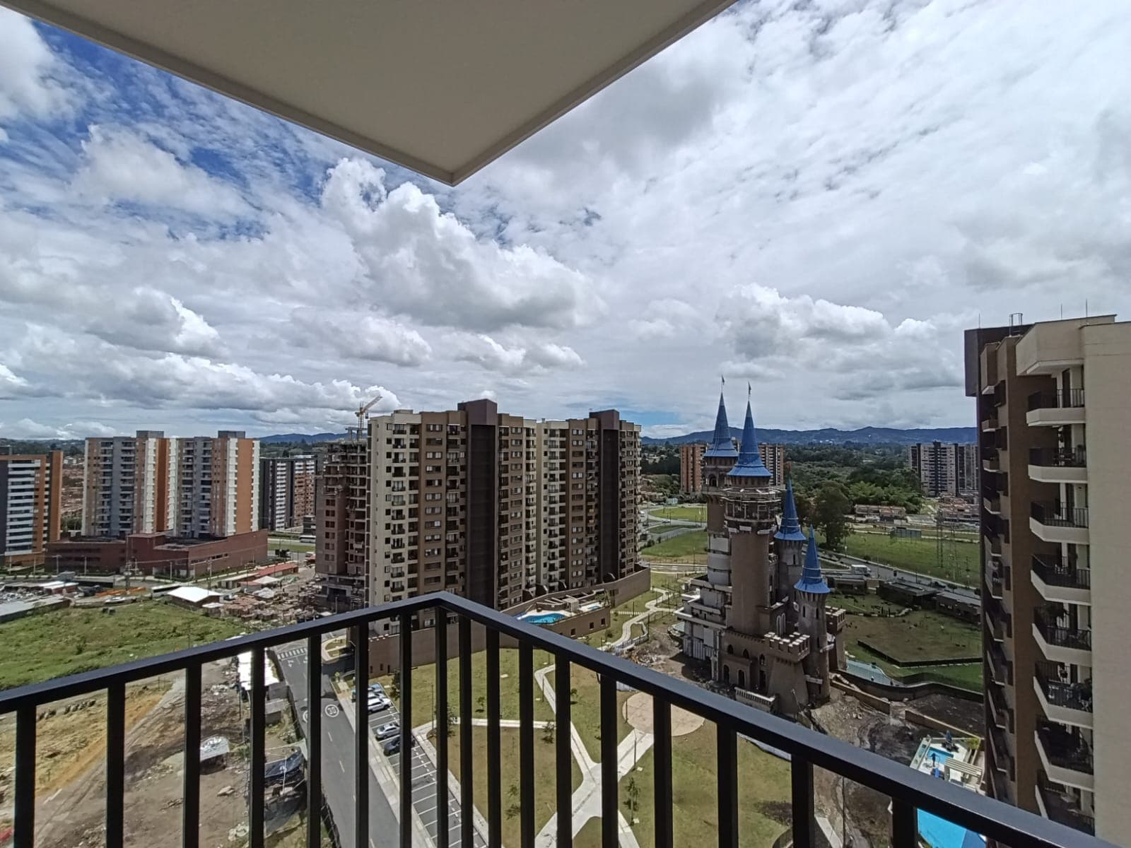 Apartamento en arriendo en San Antonio de Pereira, Rionegro — foto 2 de 12