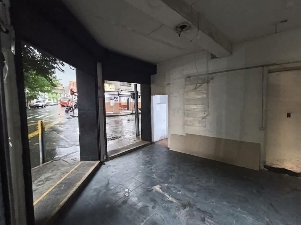 Local en arriendo en La Candelaria, Centro, Medellín — foto 1 de 11