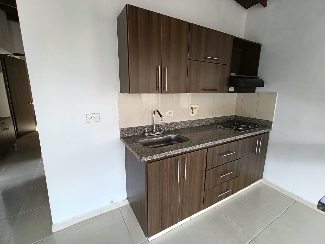 Apartamento en arriendo en Villas del Carmen, Sabaneta — foto 3 de 15