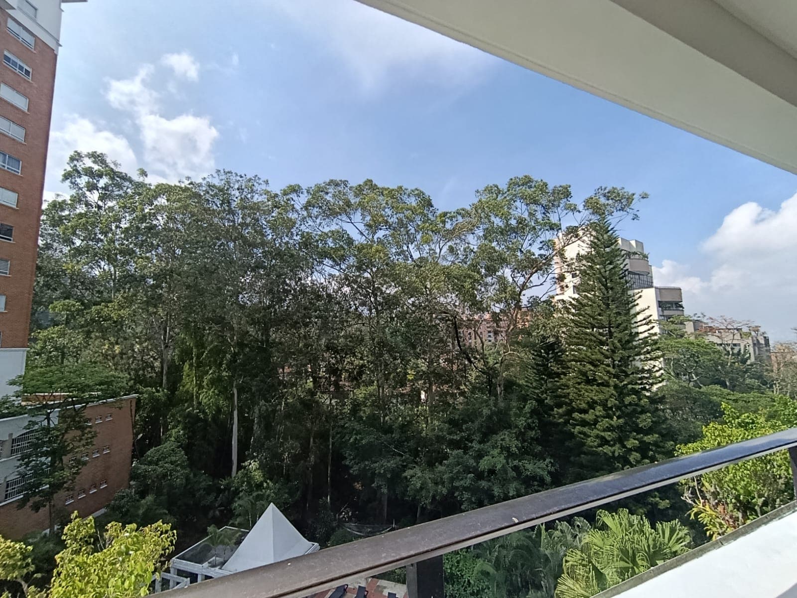 Apartamento en arriendo en Los Balsos, El Poblado, Medellín — foto 1 de 20
