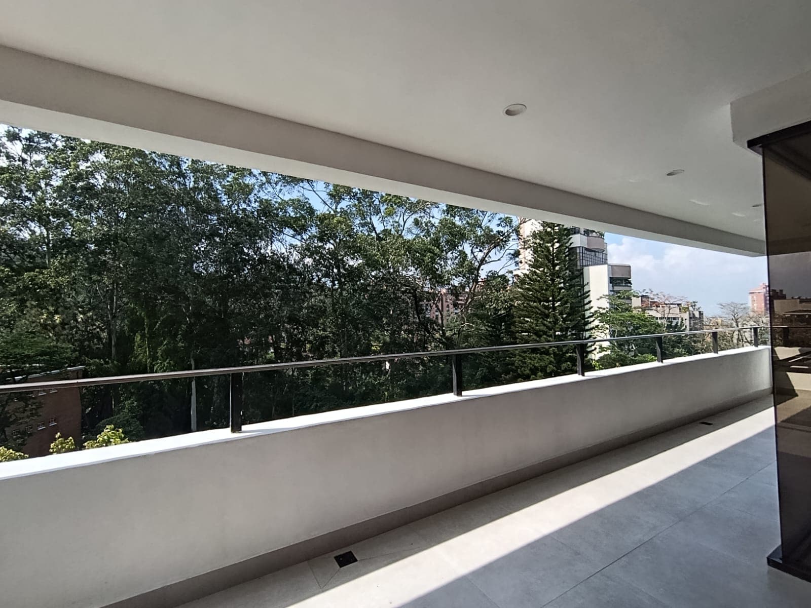 Apartamento en arriendo en Los Balsos, El Poblado, Medellín — foto 2 de 20