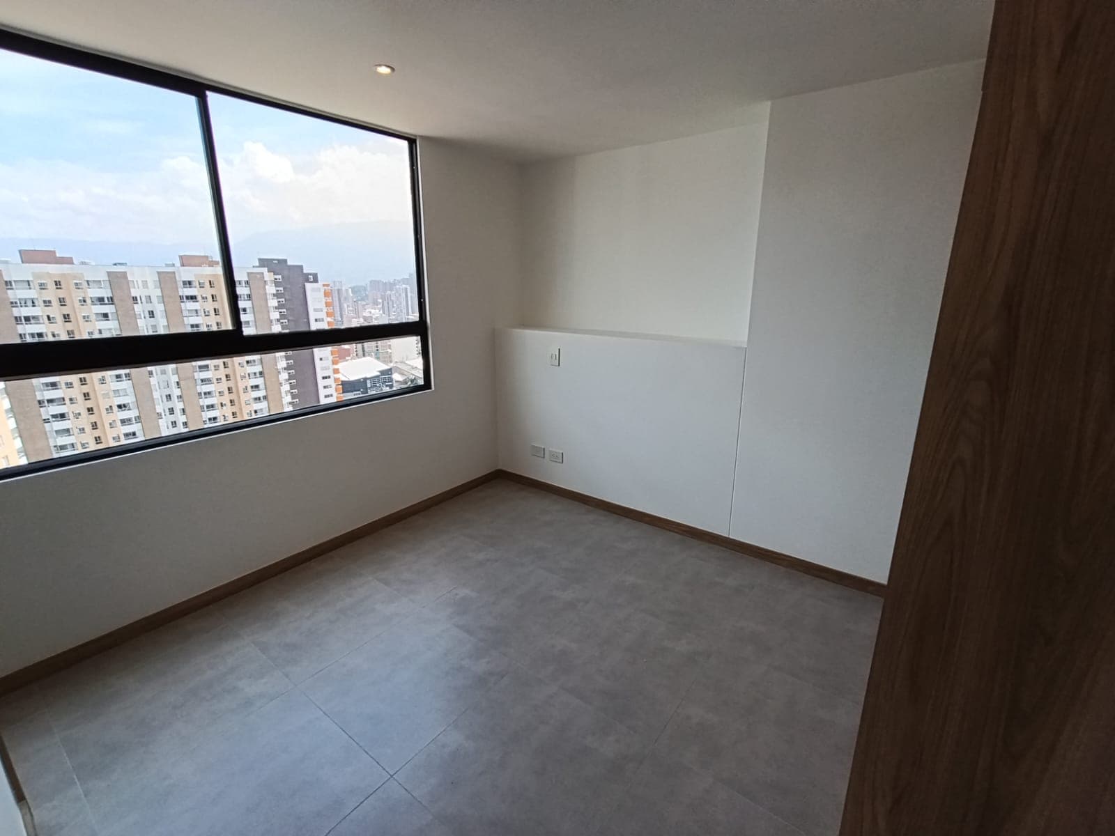 Apartamento en arriendo en Prados de Sabaneta — foto 2 de 16