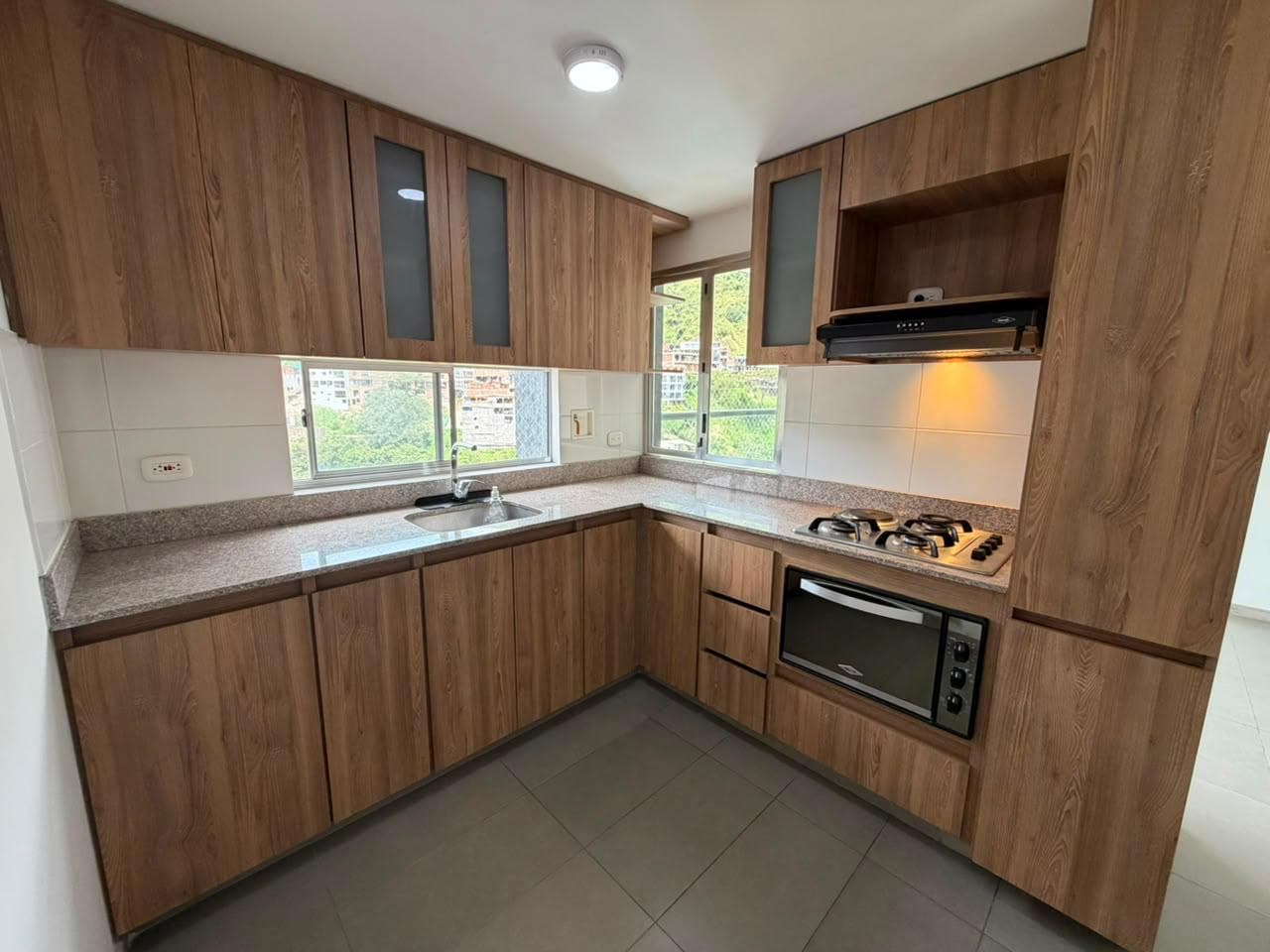 Apartamento en arriendo en La Loma de los Bernal, Belen, Medellín — foto 1 de 14