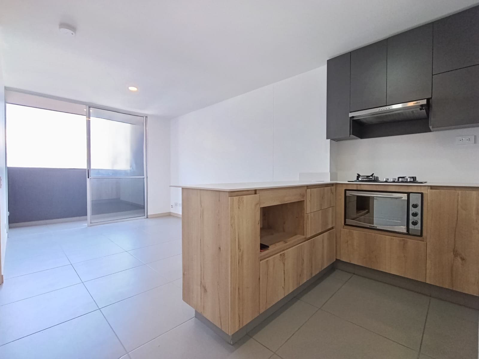 Apartamento en arriendo en Guayabal, Medellín — foto 2 de 11