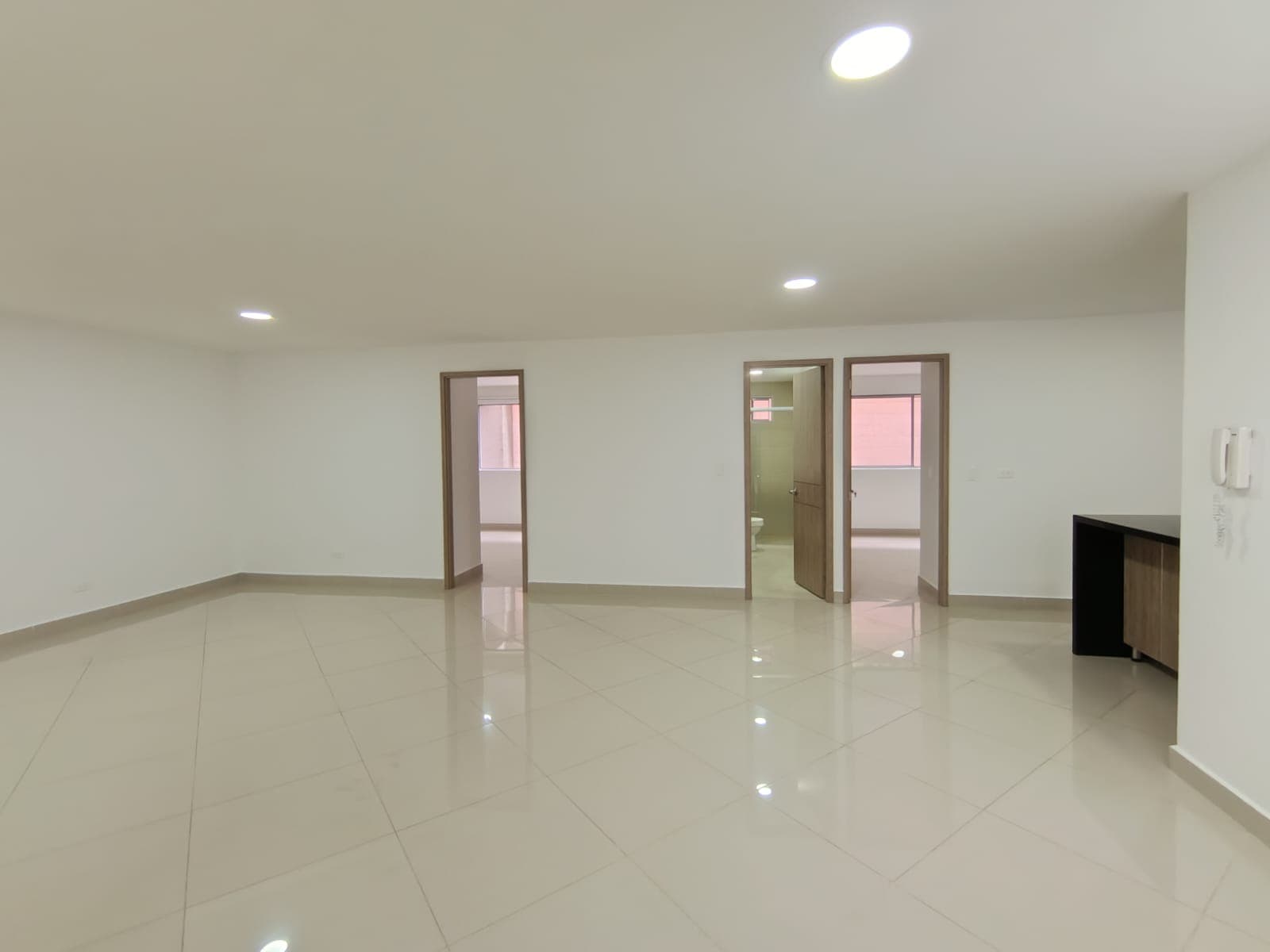 Apartamento en arriendo en El Velódromo, Laureles, Medellín — foto 1 de 12