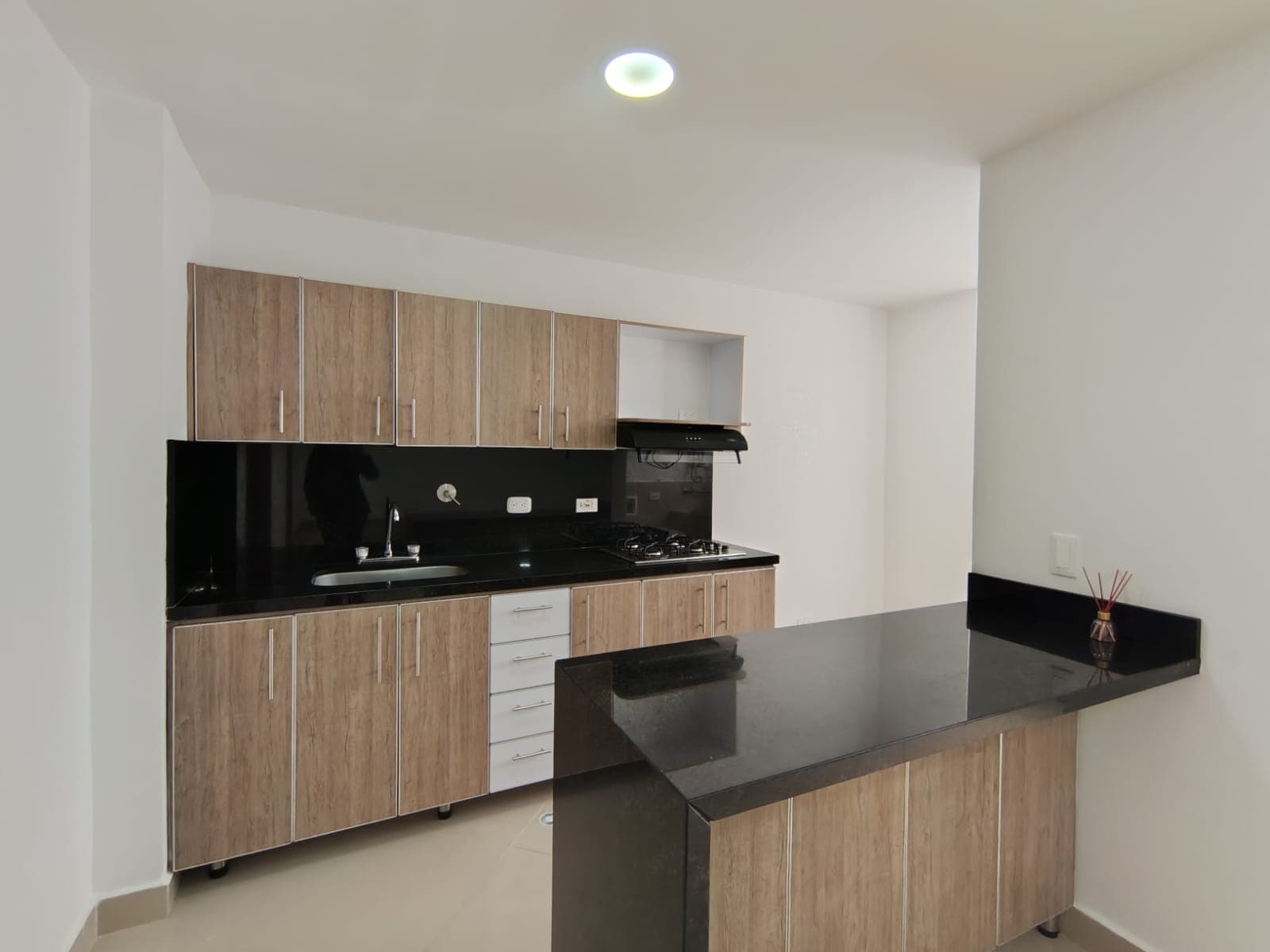 Apartamento en arriendo en El Velódromo, Laureles, Medellín — foto 3 de 12