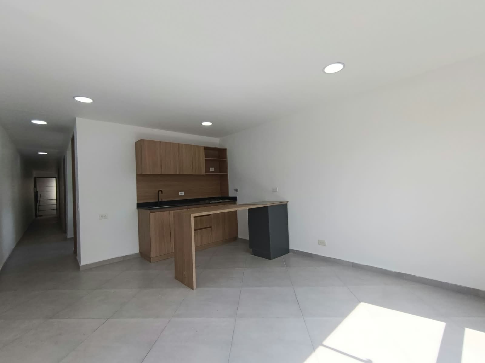 Apartamento en arriendo en Boston, Centro, Medellín — foto 3 de 12