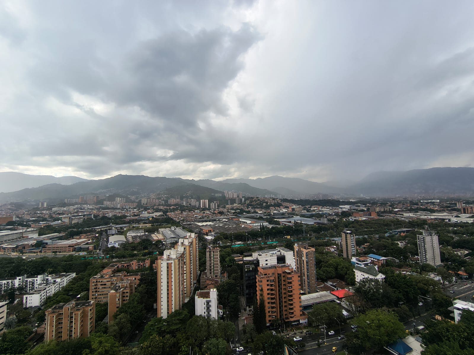 Apartamento en arriendo en Santa María de los Ángeles, El Poblado, Medellín — foto 1 de 17