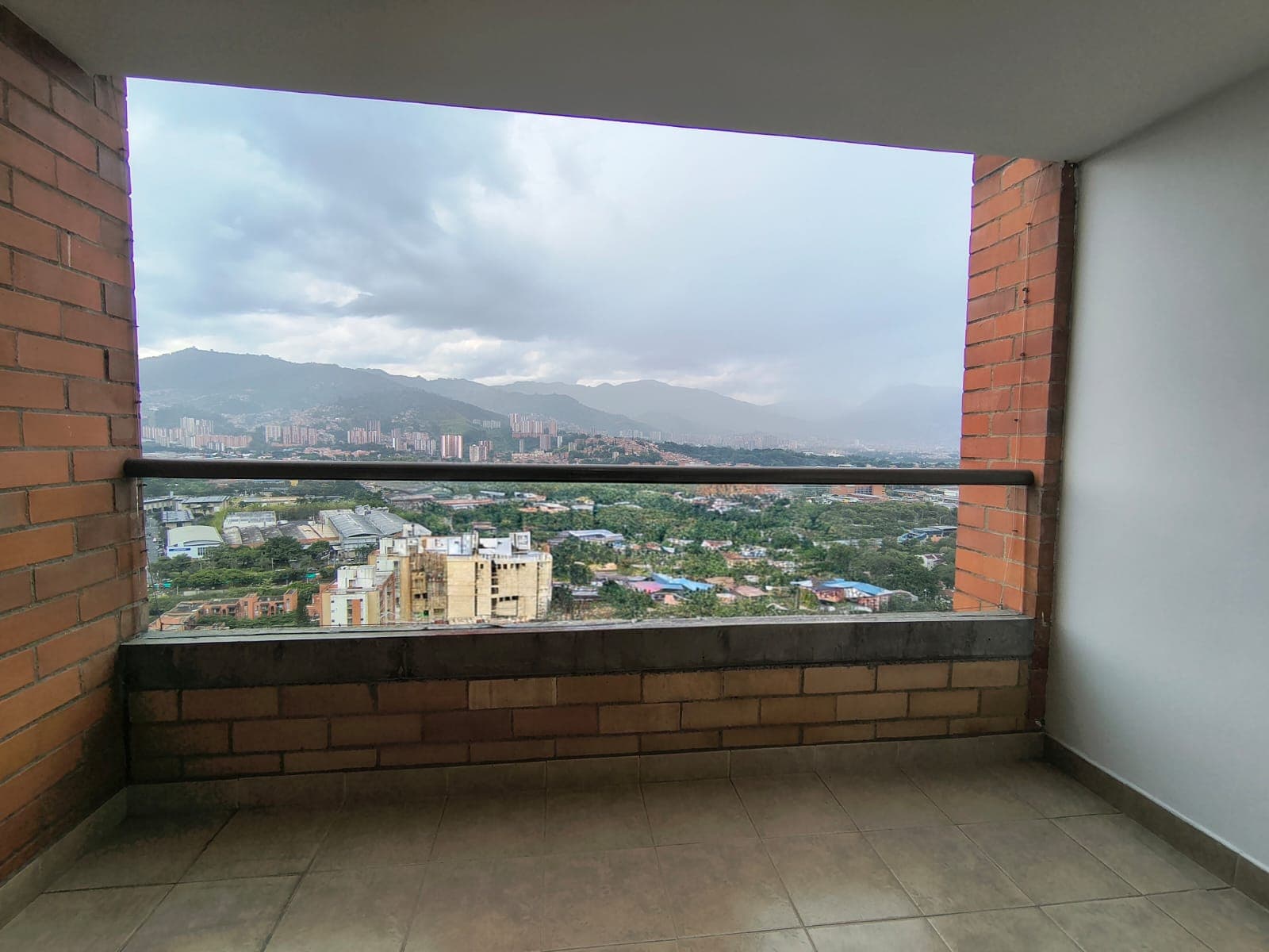 Apartamento en arriendo en Santa María de los Ángeles, El Poblado, Medellín — foto 2 de 17