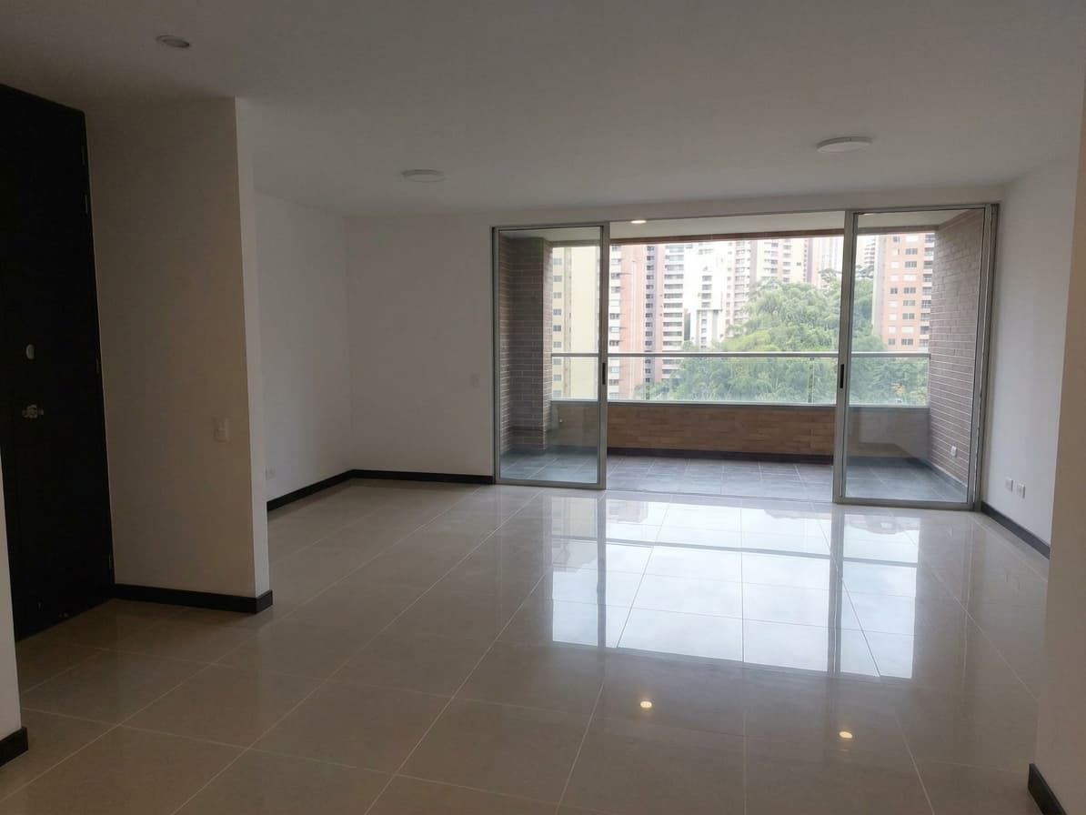 Apartamento en arriendo en Loma de las Santas, El Poblado, Medellín — foto 5 de 20