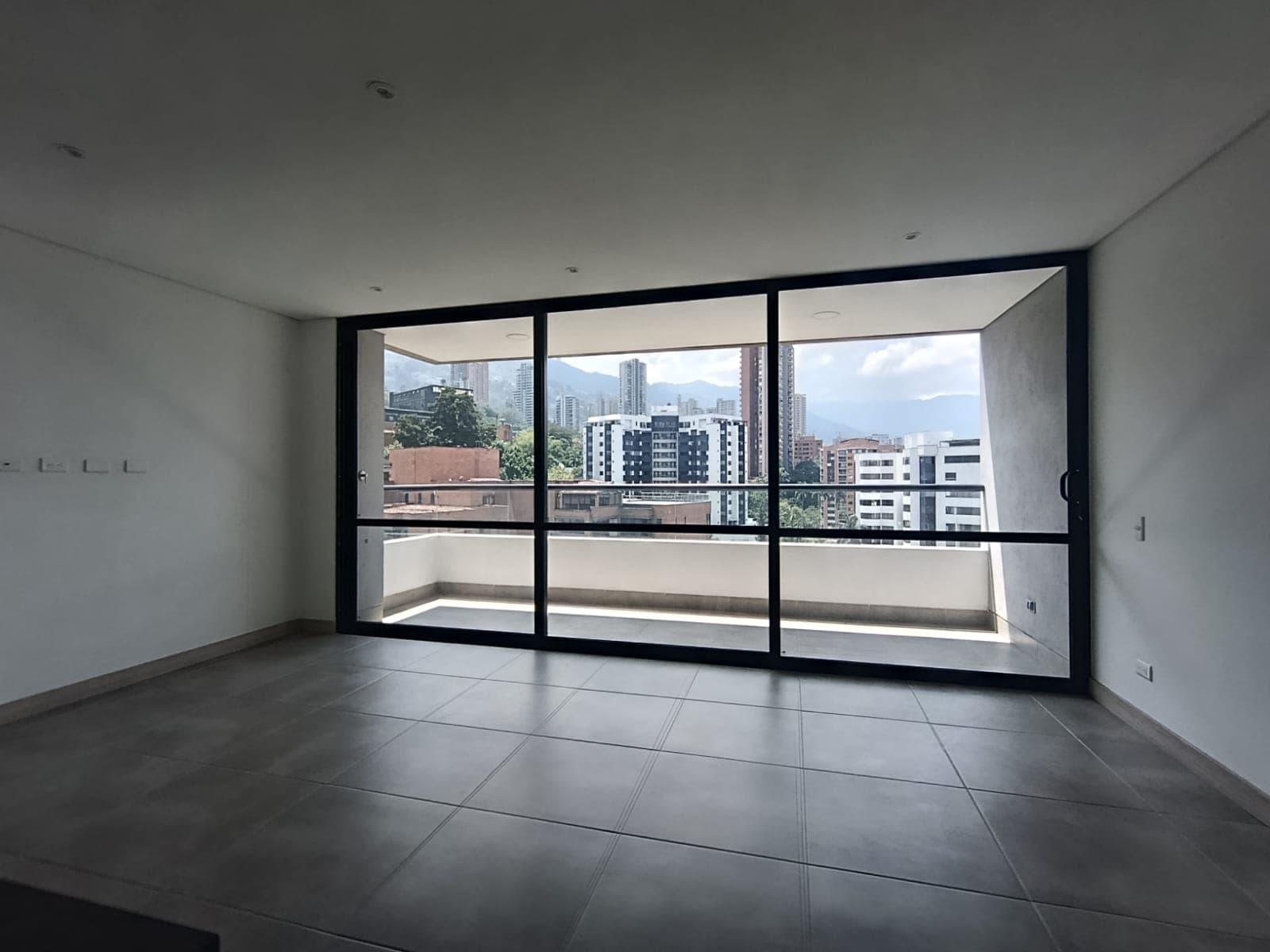 Apartaestudio en arriendo en Los Balsos, El Poblado, Medellín — foto 3 de 12